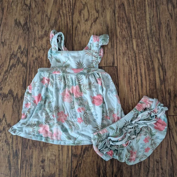 💥3/$24 Angel Dear Bamboo Tropical Print Ruffle Bummy Set - Picture 1 of 4